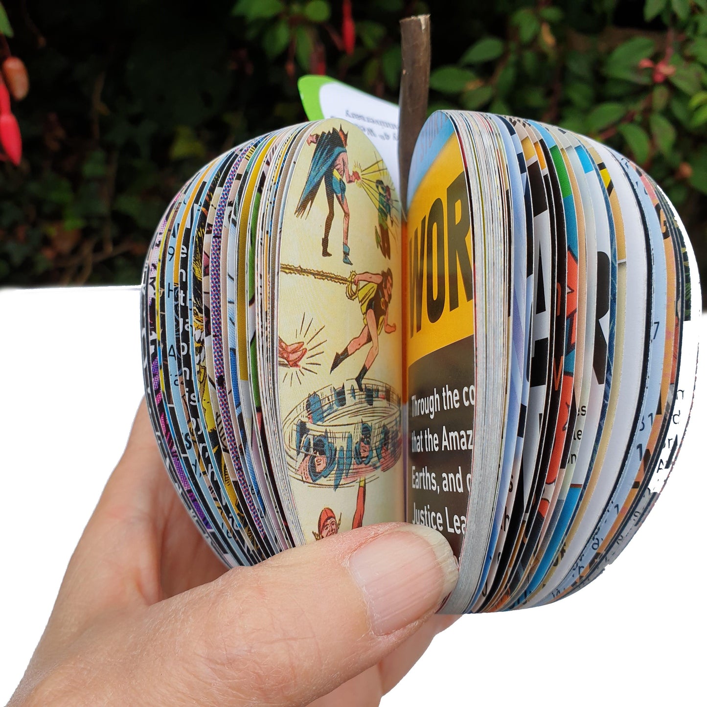 Wonder Woman Comic Book Apple - Paper Apple Co