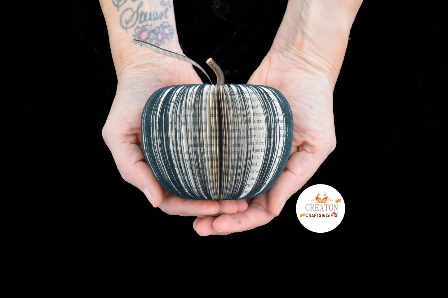 Black Apple Book Gift - Paper Apple Co