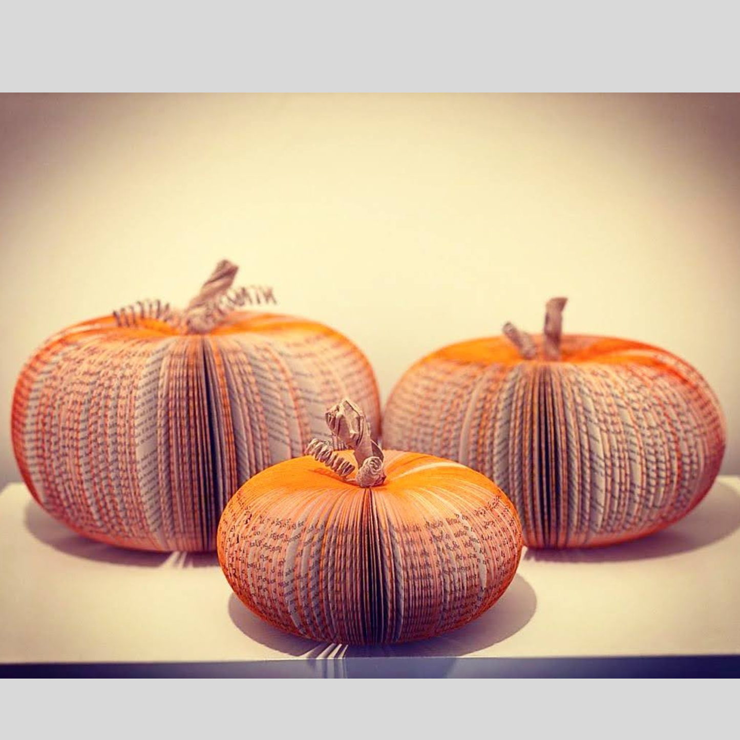 Set of 3 Pumpkin displayed in Halloween setting