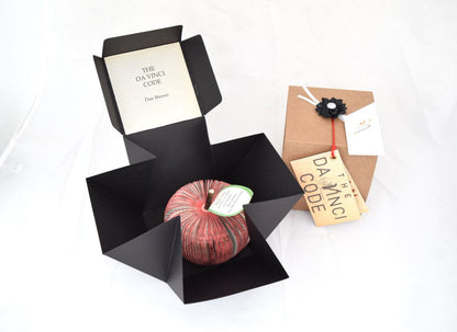 The Da Vinci Code book apple presented in luxury gift box, ready for gifting