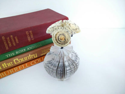 Personalised leaf or message on Mini Vase and Flowers vase