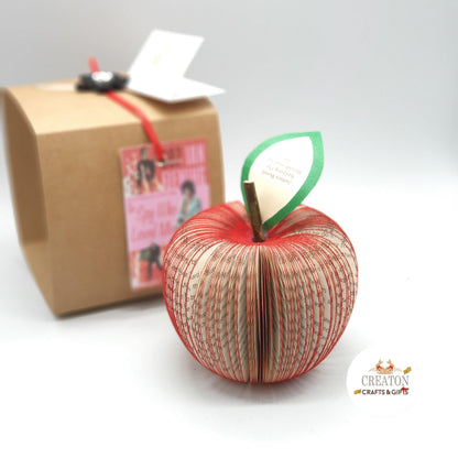 Personalised leaf with custom message on James Bond book apple